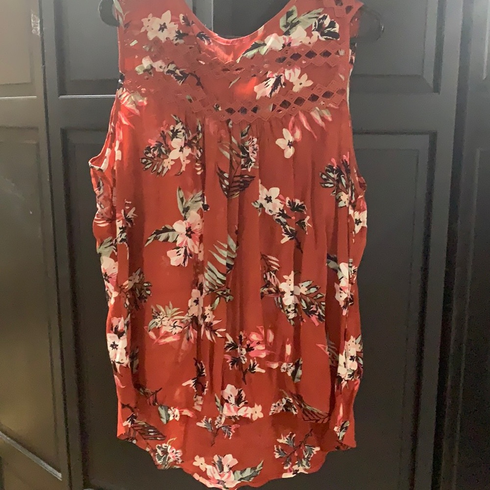 Sleeveless blouse NWT in XL